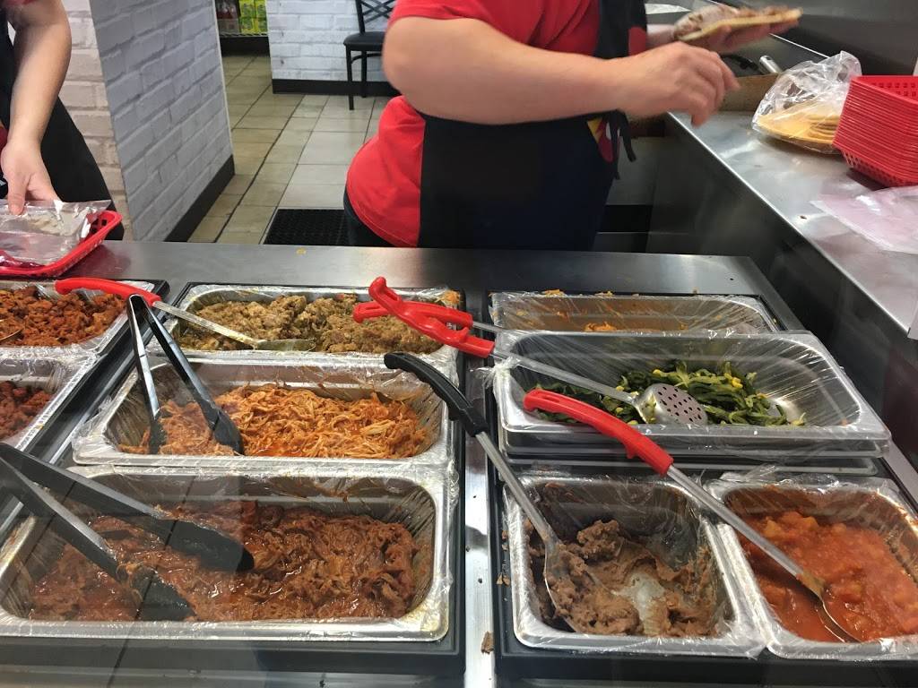 Takikos Taco Stop | restaurant | 9355 Culebra Rd #103, San Antonio, TX 78251, USA | 2103525234 OR +1 210-352-5234