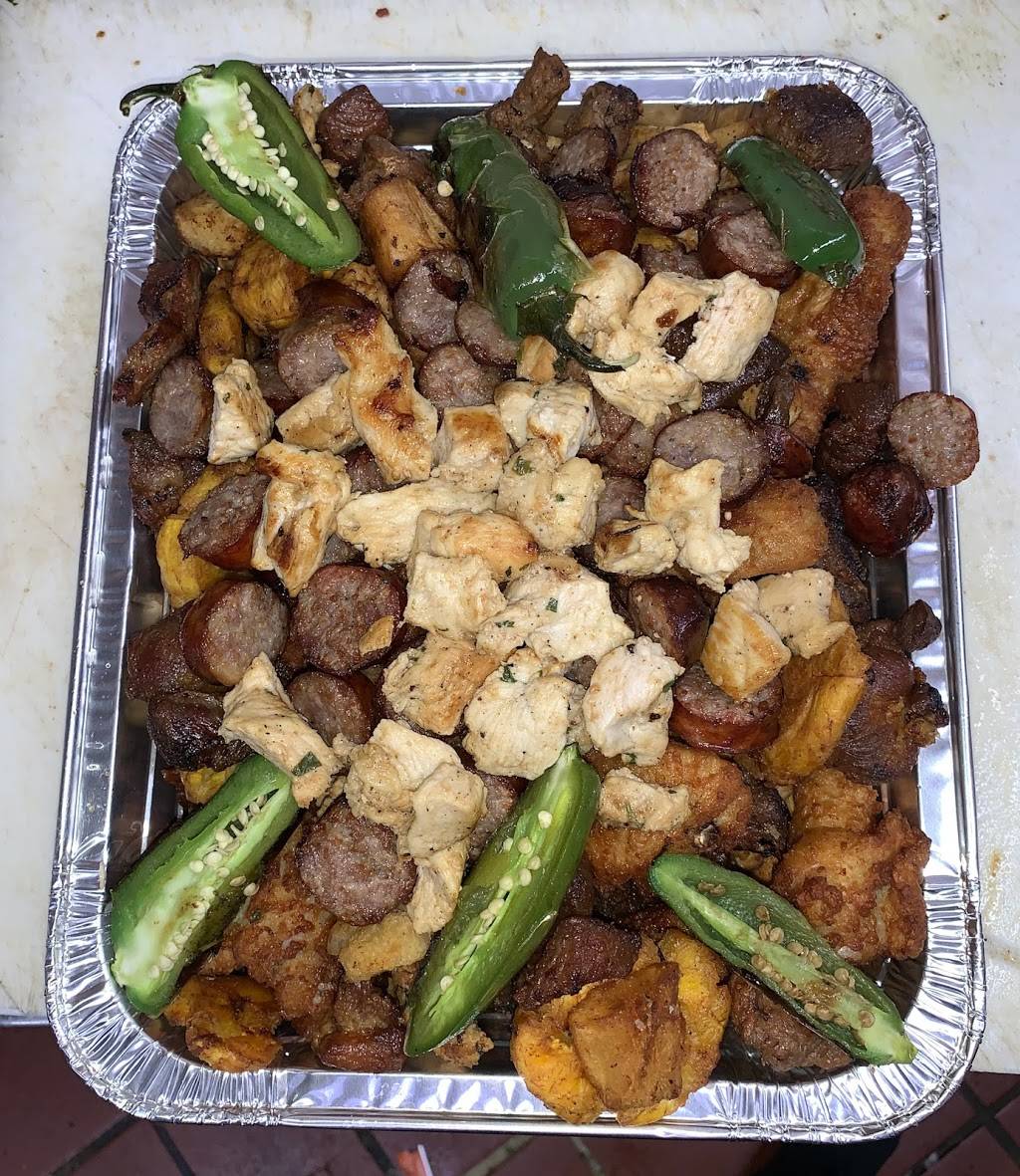 Como En Casa Deli Restaurant | restaurant | 377 B Nassau Rd, Roosevelt, NY 11575, USA | 5162083180 OR +1 516-208-3180