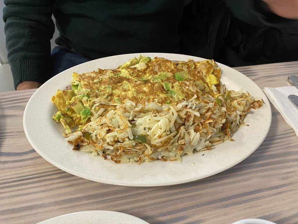 Big Apple Eats Diner | restaurant | 32-23 37th Ave, Queens, NY 11106, USA | 7183924073 OR +1 718-392-4073