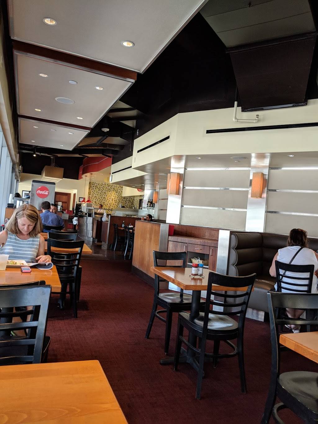 Lawrys Carvery | restaurant | 1011 S Figueroa St b115, Los Angeles, CA 90015, USA | 2132222212 OR +1 213-222-2212