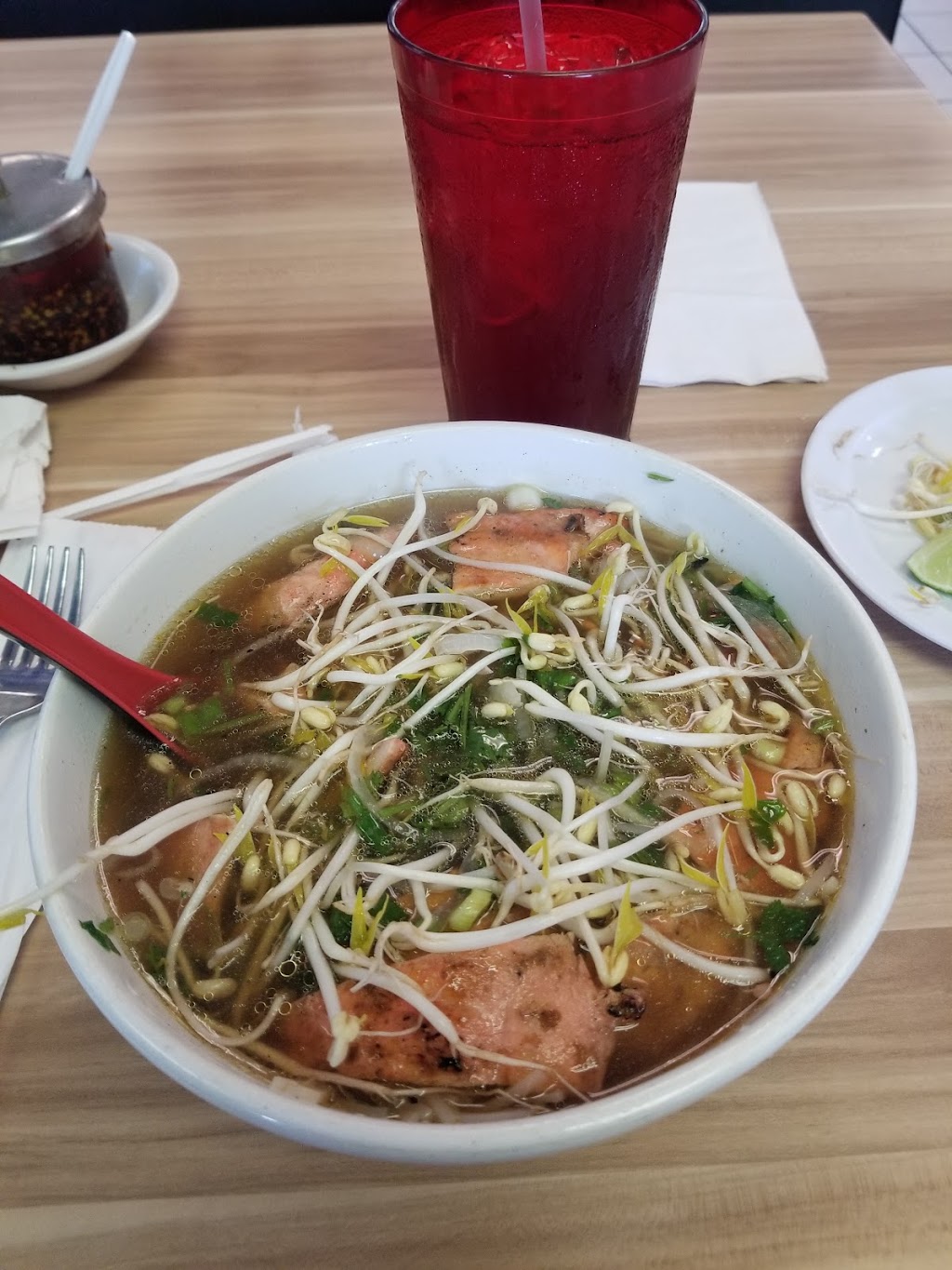 Linh Vietnamese Cuisine | restaurant | 624 S Knoxville Ave, Russellville, AR 72802, USA | 4794986495 OR +1 479-498-6495