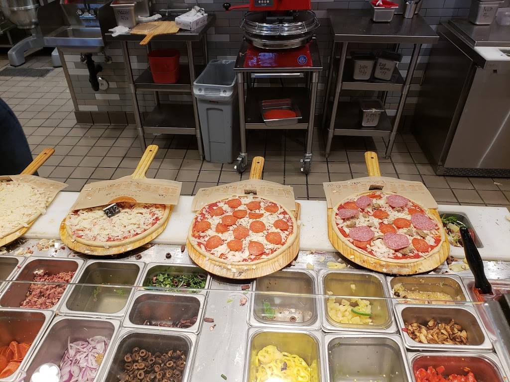 Blaze Pizza | meal takeaway | 209 E Orangefair Mall, Fullerton, CA 92832, USA | 7145984492 OR +1 714-598-4492