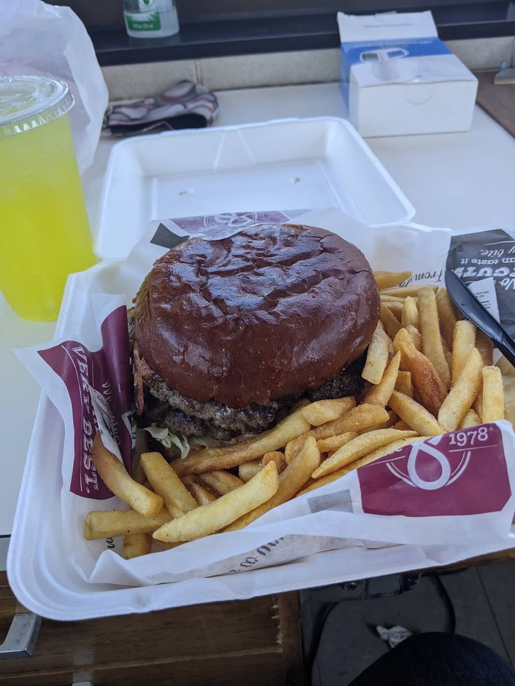 JLB Eatery | restaurant | 8806 Stella Link Rd, Houston, TX 77025, USA | 8327789555 OR +1 832-778-9555