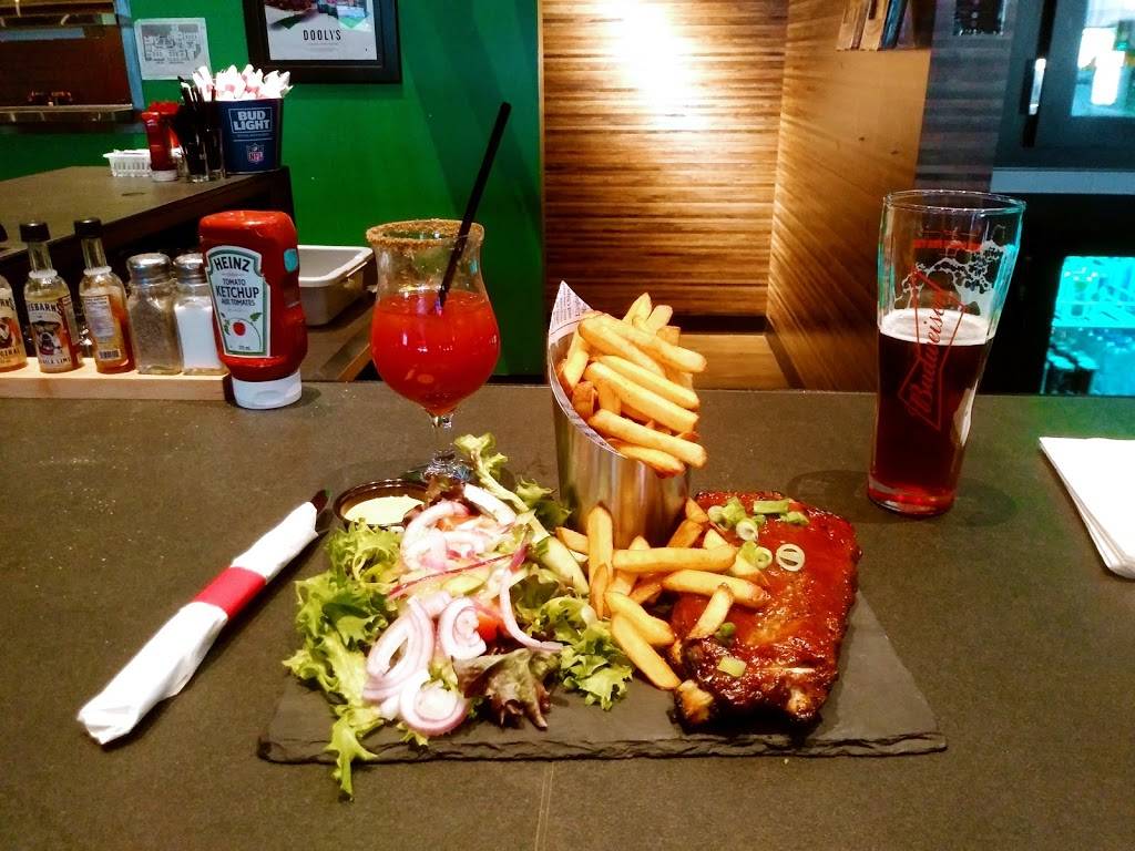 Doolys | restaurant | 600 Rue Pierre-Caisse, Saint-Jean-sur-Richelieu, QC J3A 1M1, Canada | 4507416046 OR +1 450-741-6046