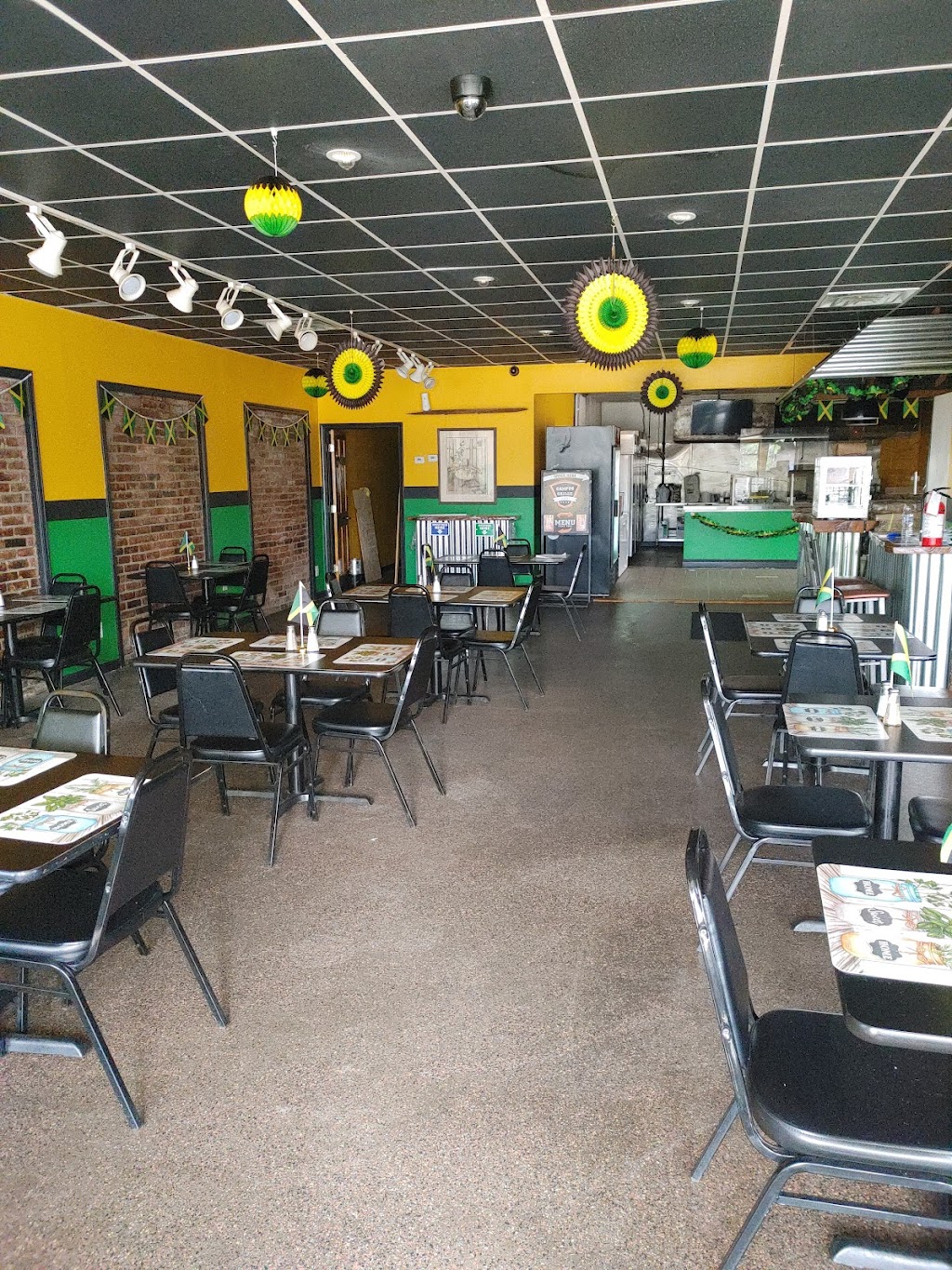 Gar and Mar Jamaican American Cuisine | restaurant | 10 Seminary St, Berea, OH 44017, USA | 4404039252 OR +1 440-403-9252