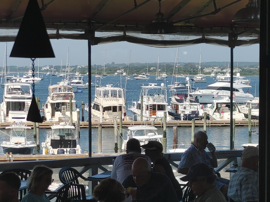 The Oar | restaurant | 221 Jobs Hill Rd, New Shoreham, RI 02807, USA | 4014668820 OR +1 401-466-8820