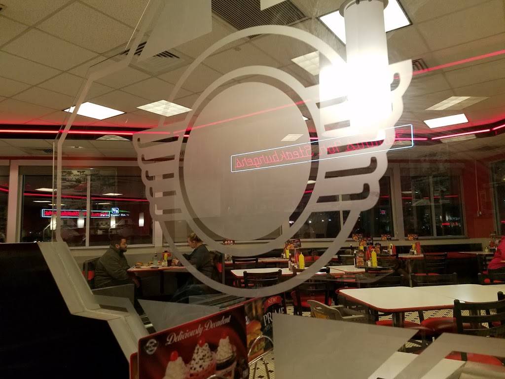 Steak n Shake | restaurant | 16902 Clover Rd, Noblesville, IN 46060, USA | 3177763855 OR +1 317-776-3855