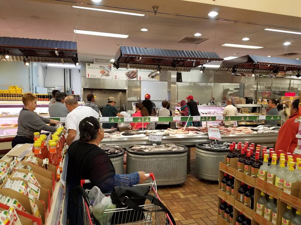 Seafood City Supermarket | bakery | 8231 Woodman Ave, Panorama City, CA 91402, USA | 8189945553 OR +1 818-994-5553