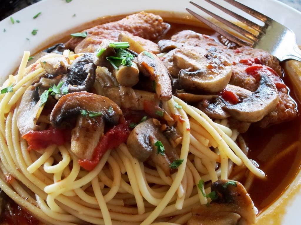 Mamma Lucia | restaurant | 14921 Shady Grove Rd, Rockville, MD 20850, USA | 3017628805 OR +1 301-762-8805