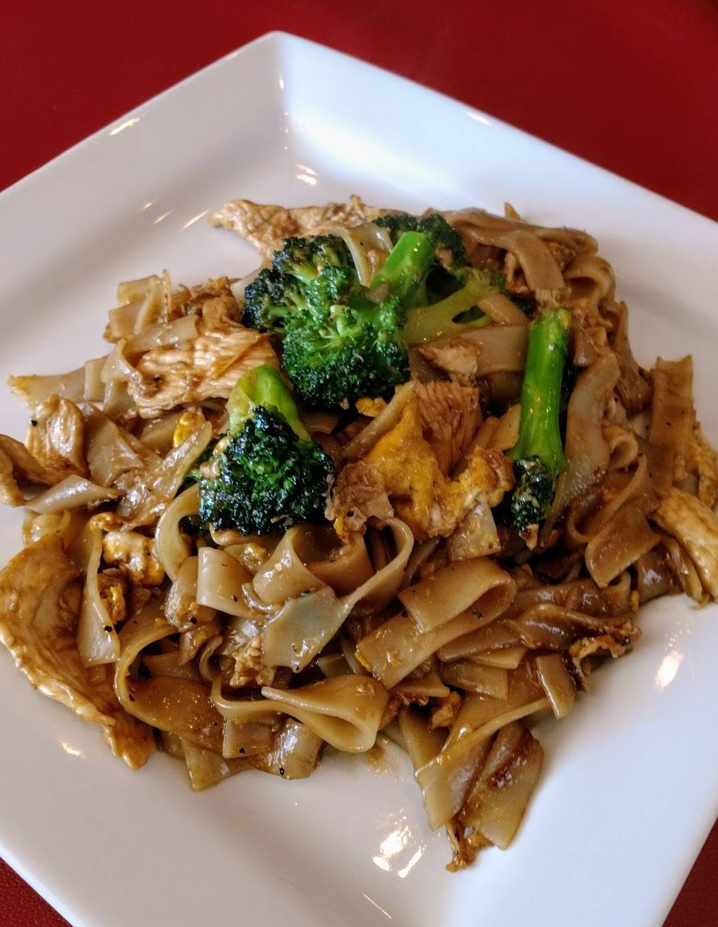 Pad Thai Kitchen | restaurant | 809 E Karsch Blvd, Farmington, MO 63640, USA | 5737470811 OR +1 573-747-0811