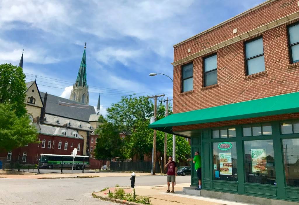 Subway | restaurant | 1831 S 7th St, St. Louis, MO 63104, USA | 3146212252 OR +1 314-621-2252