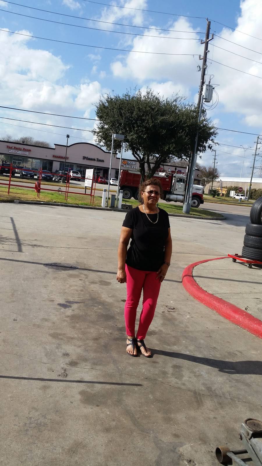 Pizza Inn | restaurant | 11003 Antoine Dr Ste E, Houston, TX 77086, USA | 2815868299 OR +1 281-586-8299