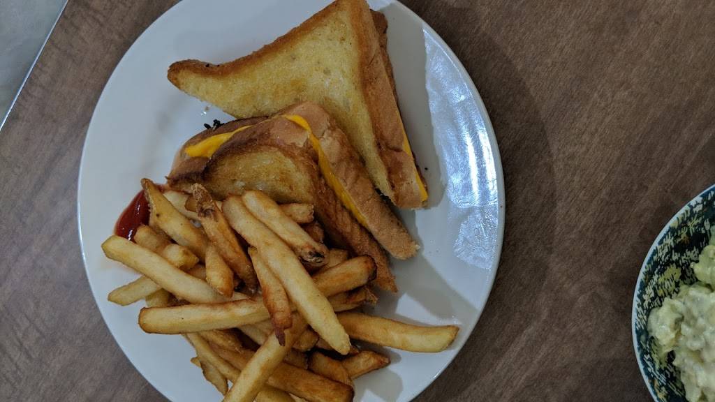 The Frying Pan | restaurant | 9895 H G Trueman Rd, Lusby, MD 20657, USA | 4103261125 OR +1 410-326-1125