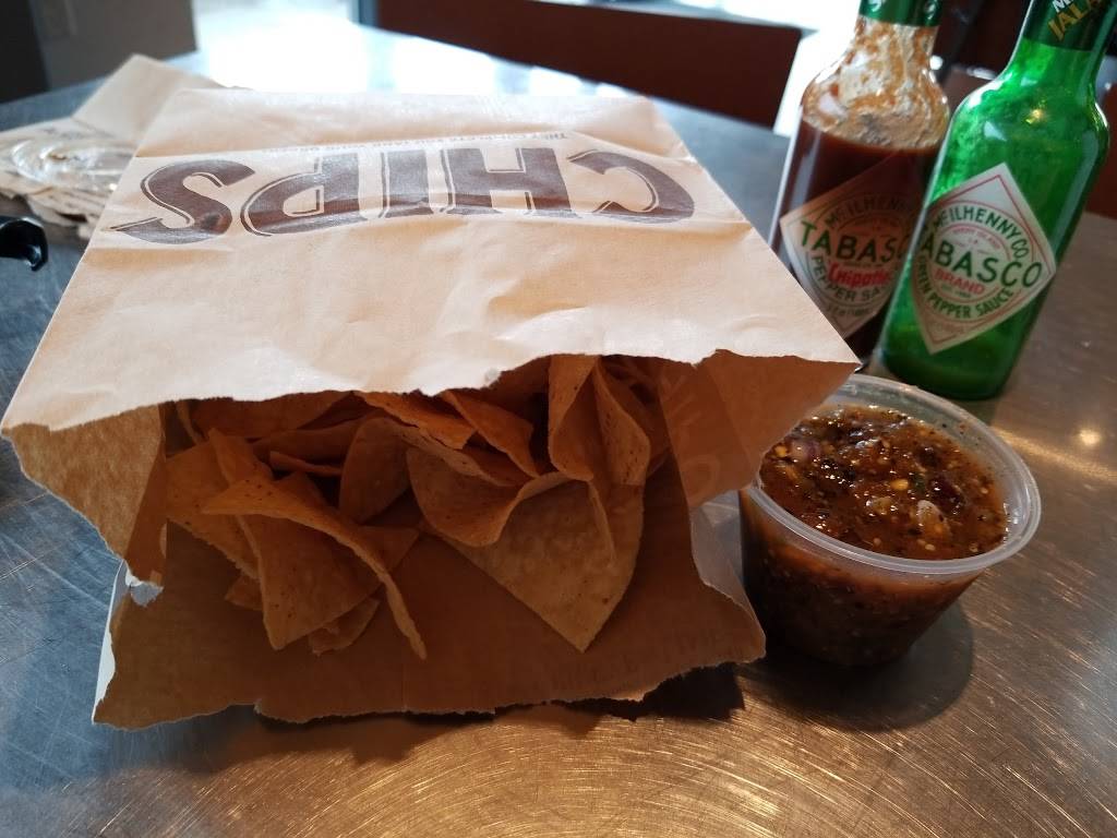 Chipotle Mexican Grill | restaurant | 93 Carothers Rd, Newport, KY 41071, USA | 8594314300 OR +1 859-431-4300