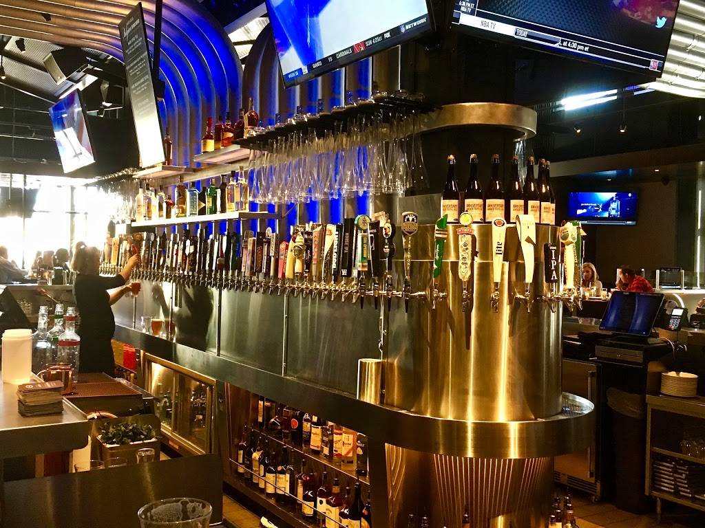 Yard House | restaurant | 2525 El Camino Real, Carlsbad, CA 92008, USA | 7604341009 OR +1 760-434-1009