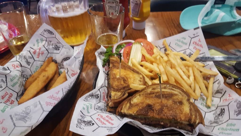 Chicken Coop Sports Bar & Grille | restaurant | 1960 Grand Ave #23, West Des Moines, IA 50265, USA | 5152230088 OR +1 515-223-0088