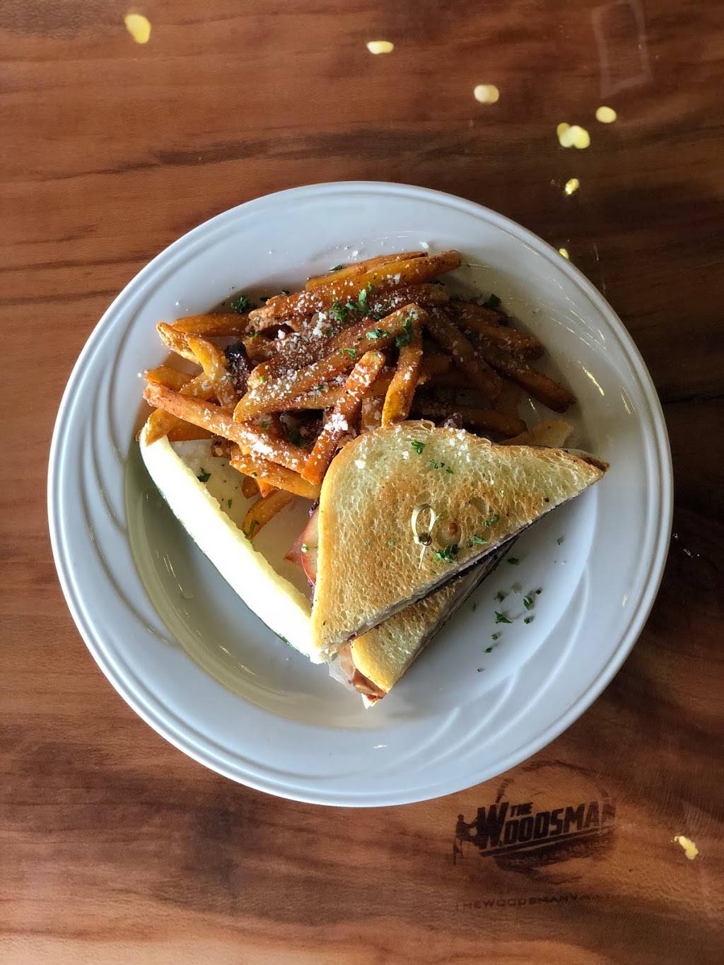 The Water Dog | restaurant | 1016 Jefferson St, Lynchburg, VA 24504, USA | 4343334681 OR +1 434-333-4681