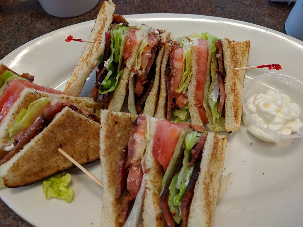 Max and Bennys Restaurant | restaurant | 461 Waukegan Rd, Northbrook, IL 60062, USA | 8472729490 OR +1 847-272-9490