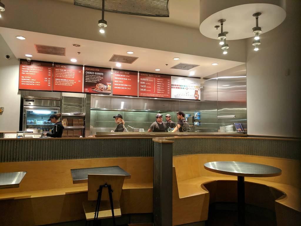 Chipotle Mexican Grill | restaurant | 15375 W Bluemound Rd Ste 170, Brookfield, WI 53005, USA | 2627960463 OR +1 262-796-0463