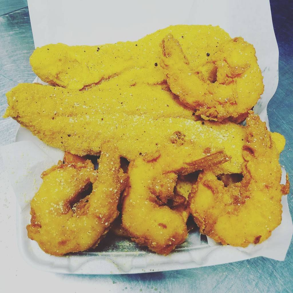 Wingz It Iz | meal takeaway | 9106 S Stony Island Ave, Chicago, IL 60617, USA | 7737348750 OR +1 773-734-8750