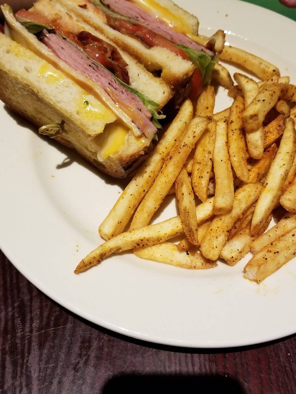 Rock Bottom Restaurant & Brewery | restaurant | 639 E Boughton Rd Ste # 100, Bolingbrook, IL 60440, USA | 6307396036 OR +1 630-739-6036