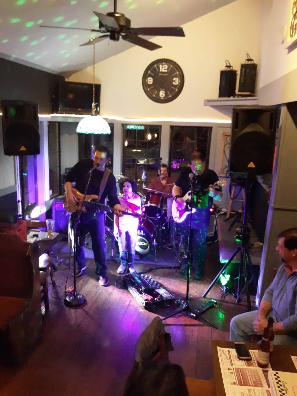 Barretts Pub | restaurant | 474 Main St, Archbald, PA 18403, USA | 5708762503 OR +1 570-876-2503