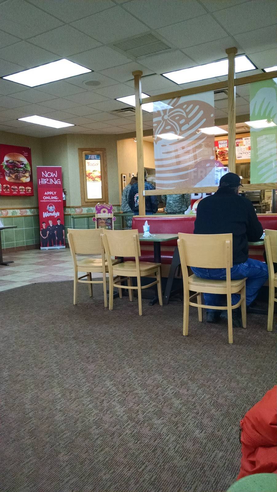 Wendys | restaurant | 27240 Crossroads Pkwy, Rossford, OH 43460, USA | 4198722552 OR +1 419-872-2552