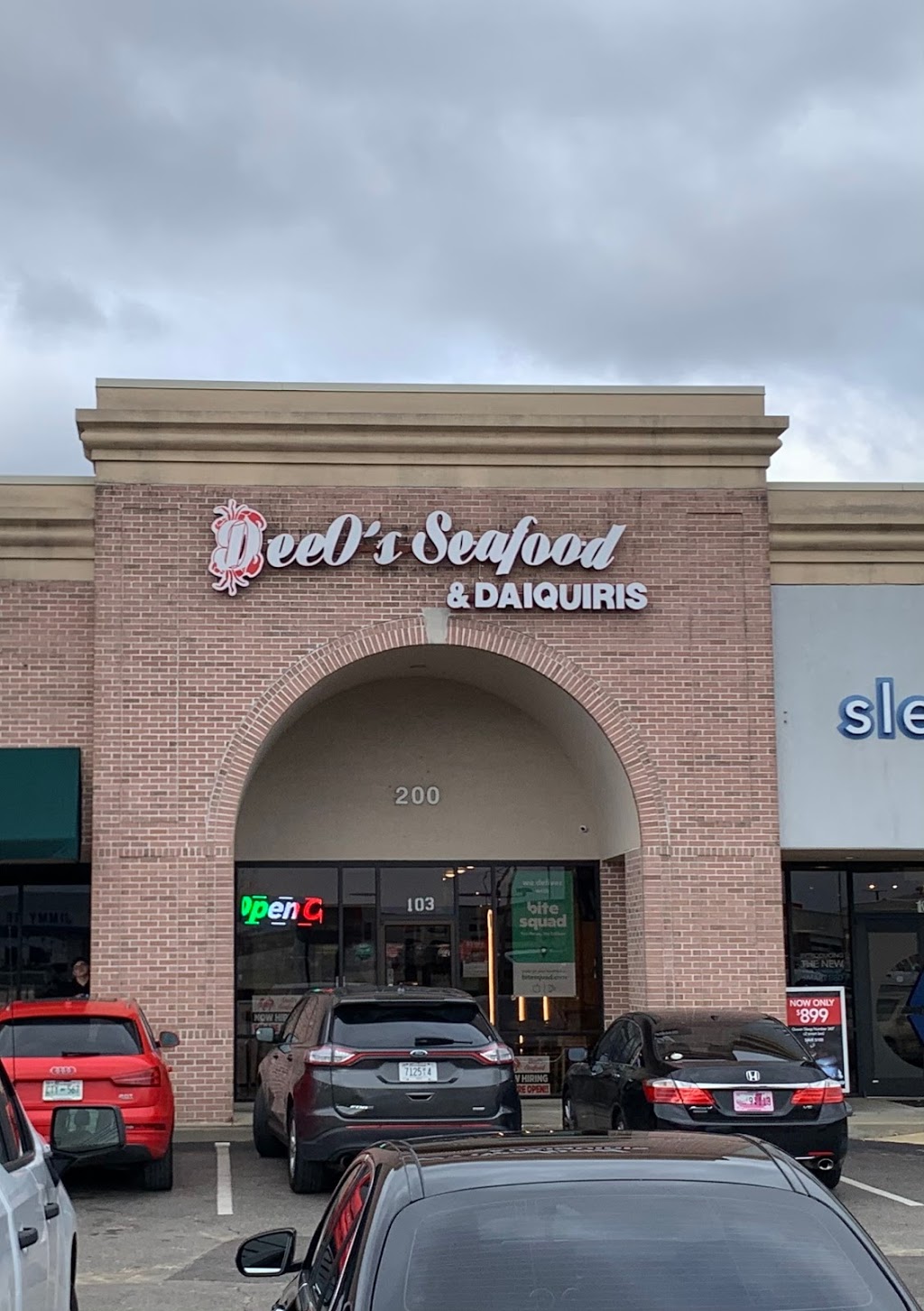 DeeOs Seafood Southaven | restaurant | 200 Goodman Rd E Suite 103, Southaven, MS 38671, USA | 6622538132 OR +1 662-253-8132