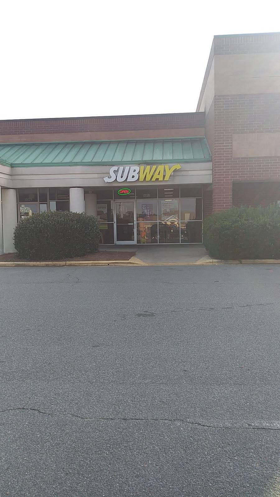 Subway | restaurant | 1811 Dickerson Blvd, Monroe, NC 28110, USA | 7042830873 OR +1 704-283-0873