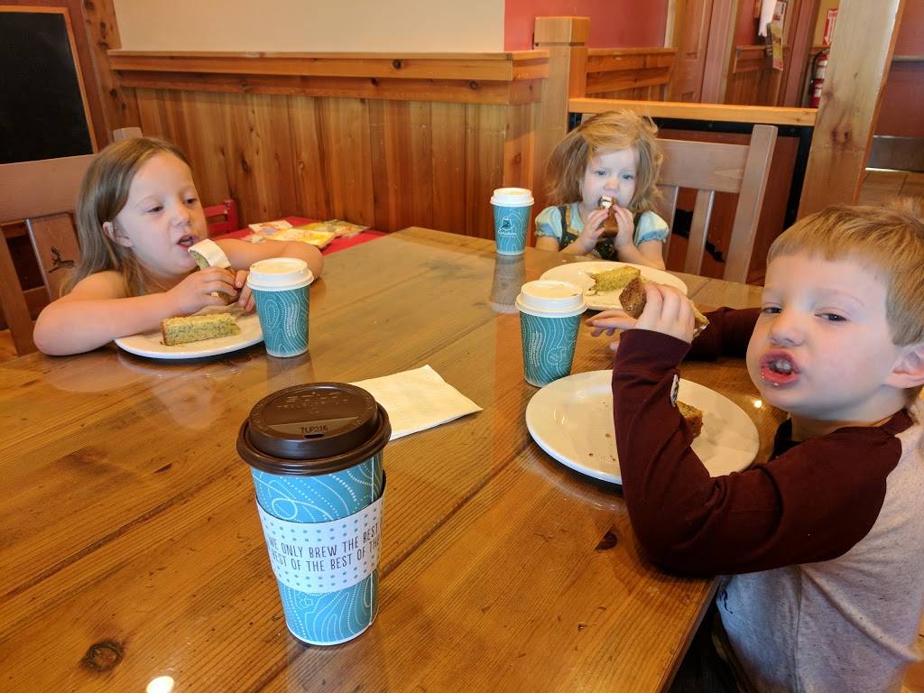 Caribou Coffee | cafe | 17450 Kenwood Trail, Lakeville, MN 55044, USA | 9528921855 OR +1 952-892-1855