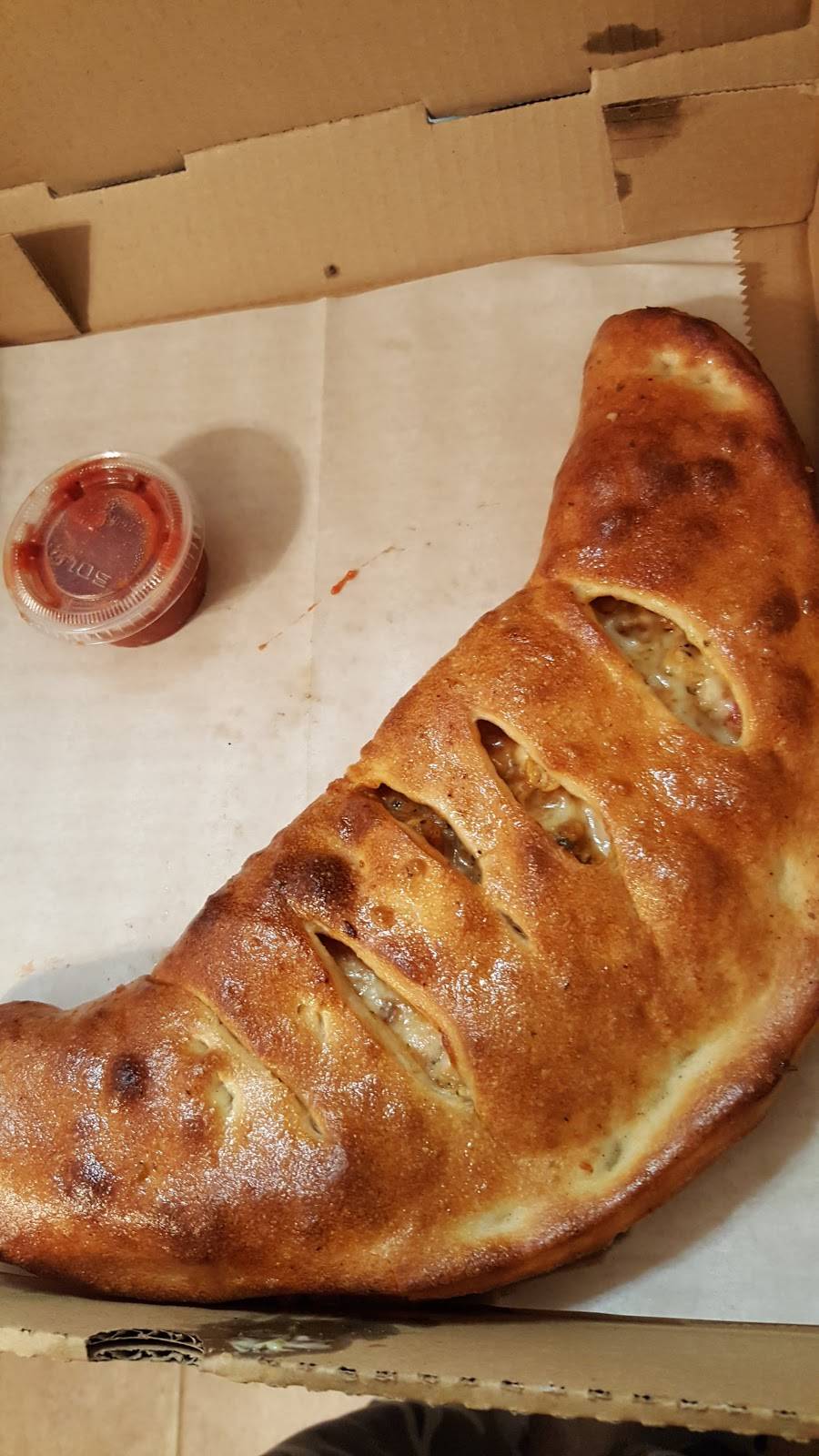 Luckys Pizzeria | restaurant | 652 Boulevard, Colonial Heights, VA 23834, USA | 8047223367 OR +1 804-722-3367