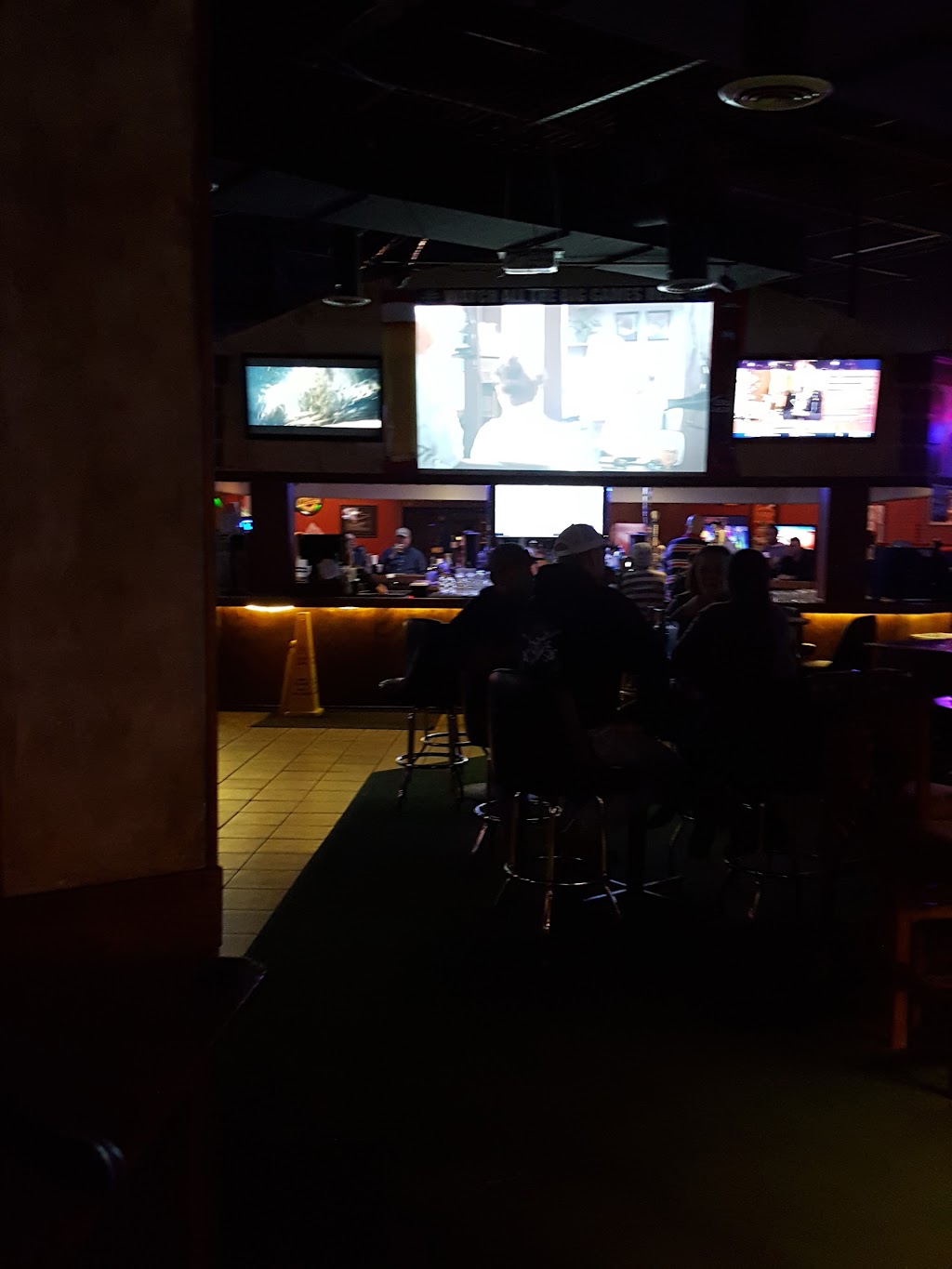 Breakers Sports Bar | restaurant | 1874 S Clack St, Abilene, TX 79605, USA | 3256922980 OR +1 325-692-2980