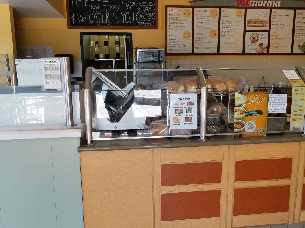Submarina | restaurant | 29261 Central Ave, Lake Elsinore, CA 92532, USA | 9514710300 OR +1 951-471-0300