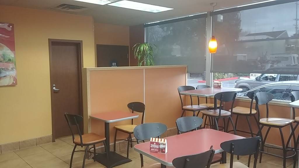 Jack in the Box | restaurant | 1826 Webster St, Alameda, CA 94501, USA | 5105236396 OR +1 510-523-6396