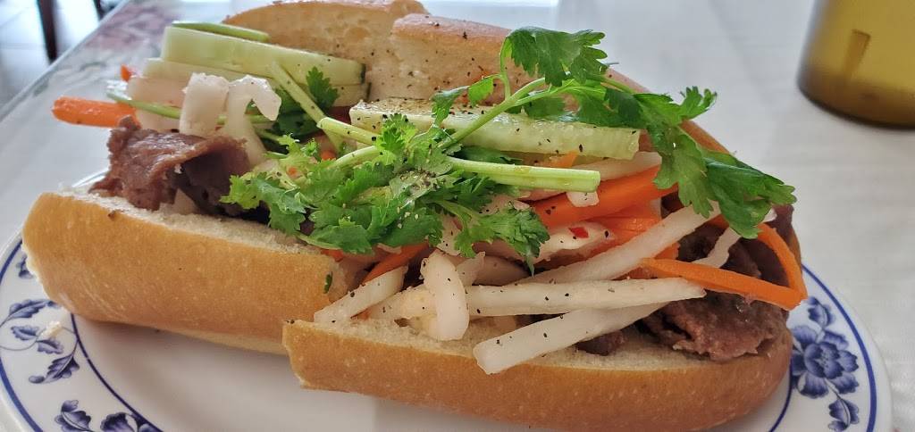 Ba-Le Sandwich & Thai Cuisine | restaurant | 3131 N Nimitz Hwy, Honolulu, HI 96819, USA | 8088361668 OR +1 808-836-1668