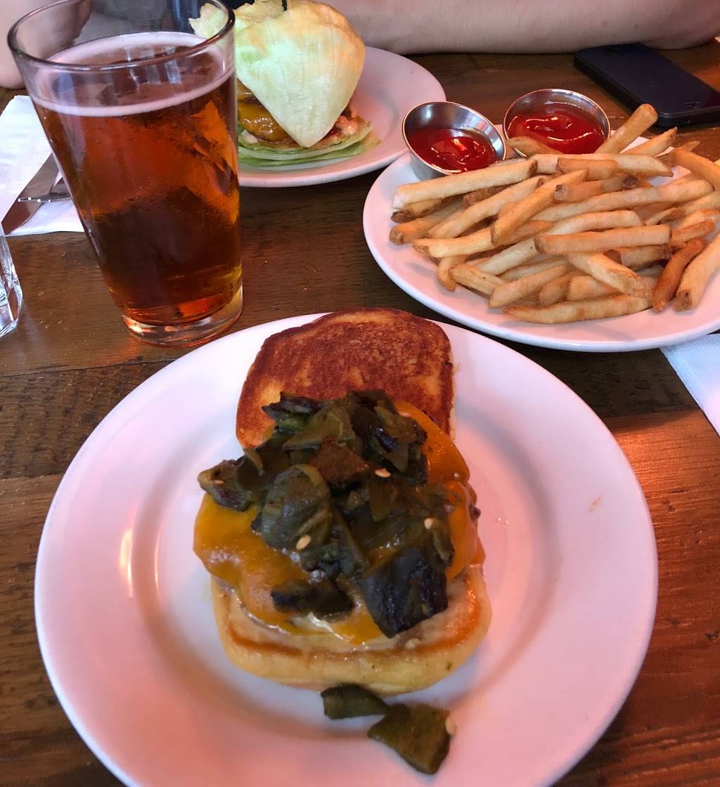 two8two Bar & Burger | restaurant | 282 Atlantic Ave, Brooklyn, NY 11201, USA | 7185962282 OR +1 718-596-2282