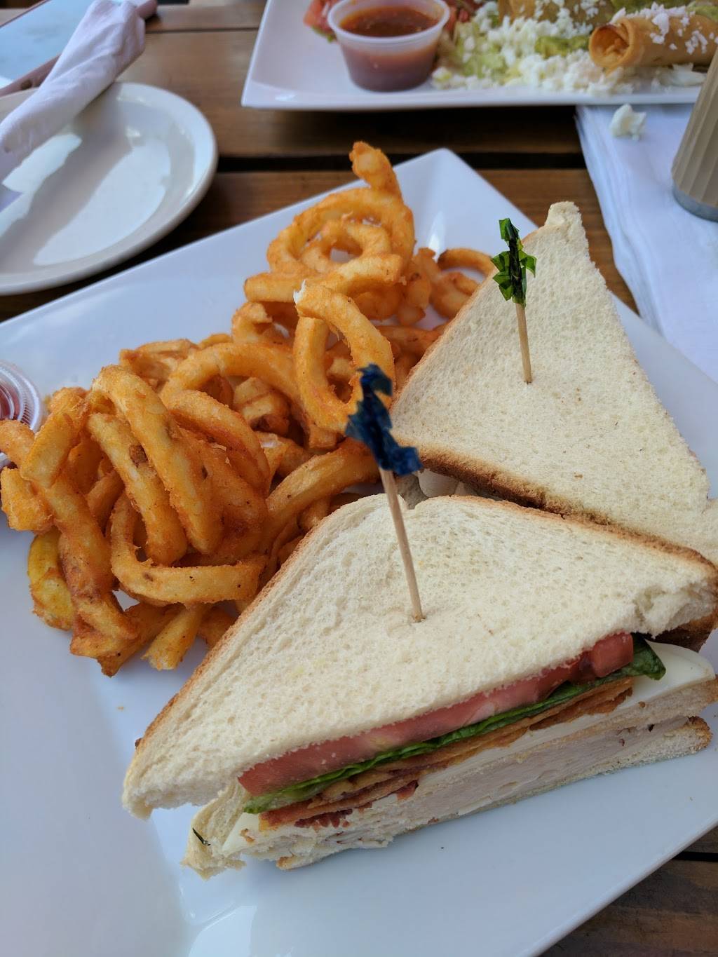 Rock Bar | night club | 219 S Fort Lauderdale Beach Blvd, Fort Lauderdale, FL 33316, USA | 9545331568 OR +1 954-533-1568