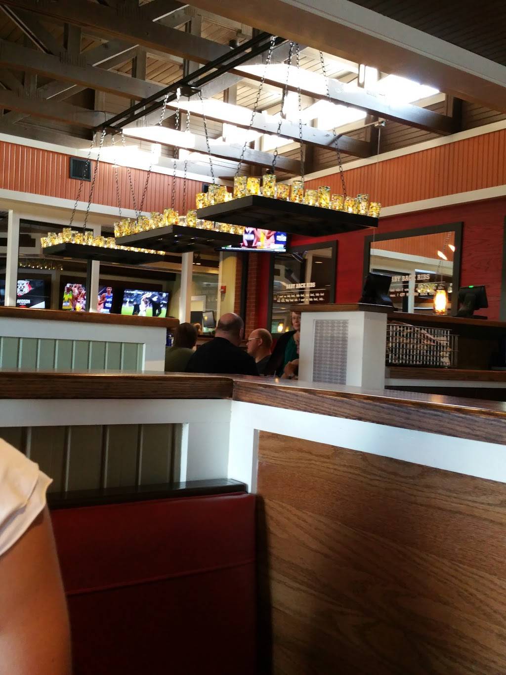 Chilis Grill & Bar | meal takeaway | 3583 Henry St, Norton Shores, MI 49441, USA | 2317805441 OR +1 231-780-5441