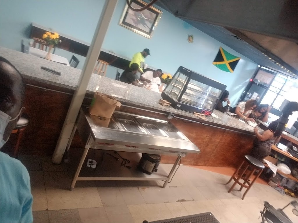 Huzzy Jamaican Restaurant | restaurant | 10701 W Bellfort Ave UNIT 110, Houston, TX 77099, USA | 7133732471 OR +1 713-373-2471