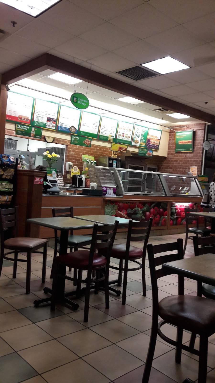 Subway | meal delivery | 12020 SW 8th St, Miami, FL 33184, USA | 3052072648 OR +1 305-207-2648