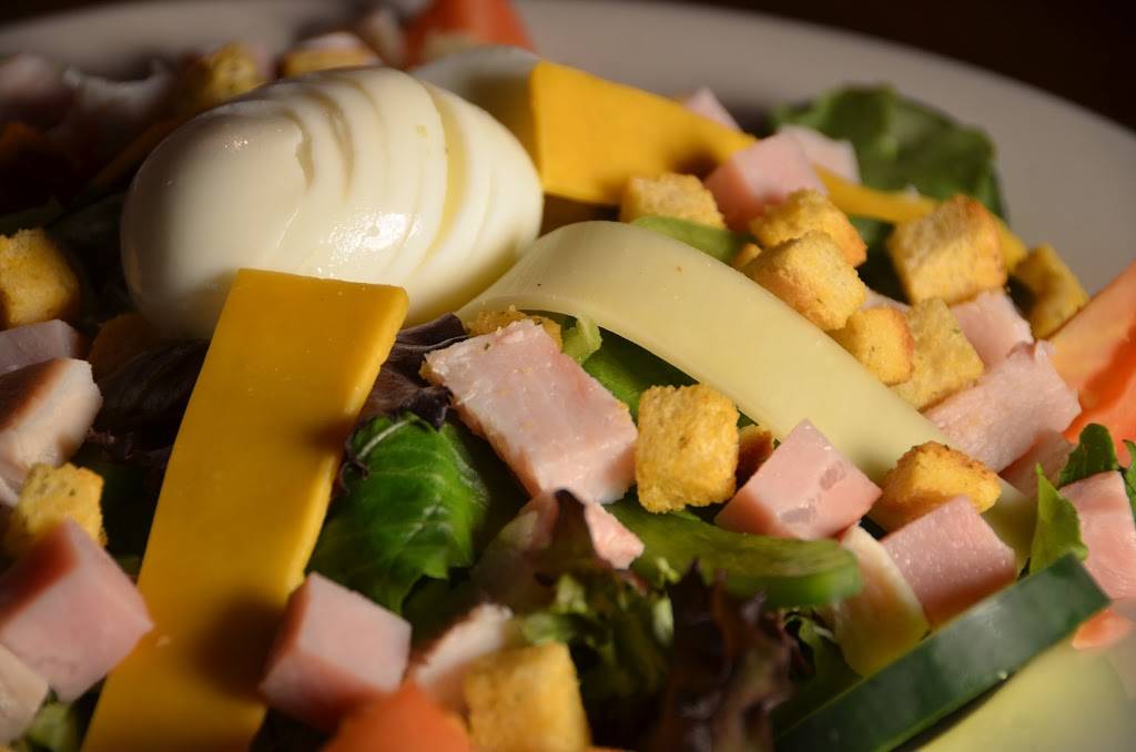 The Wig & Pen Pizza Pub | restaurant | 1220 US-6 West, Iowa City, IA 52246, USA | 3193542767 OR +1 319-354-2767