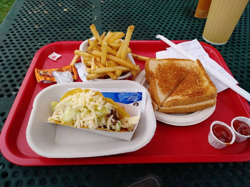 Hanks Dairy Bar | restaurant | 1006 Norwich Rd, Plainfield, CT 06374, USA | 8605642298 OR +1 860-564-2298