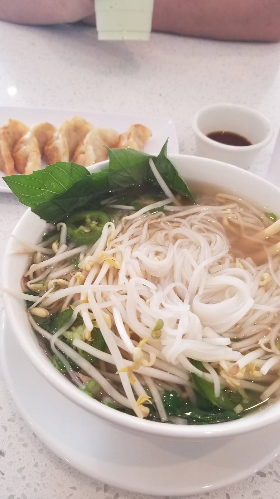 Pho Lamour | restaurant | 11901 Shadow Creek Pkwy Ste 103, Pearland, TX 77584, USA | 2817416777 OR +1 281-741-6777