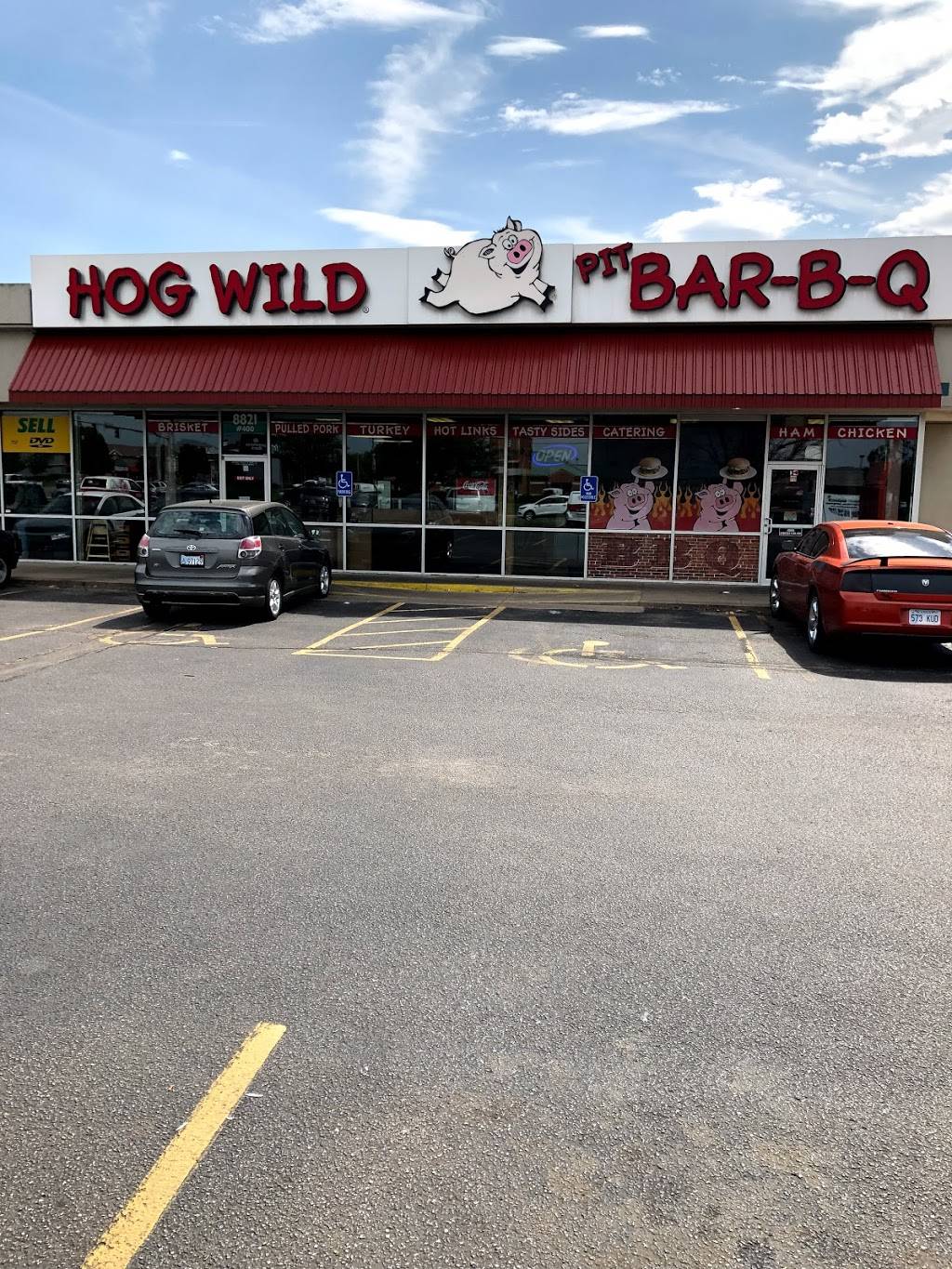 Hog Wild Pit Bar-B-Q | restaurant | 8821W 21st Street N, Wichita, KS 67205, USA | 3167217775 OR +1 316-721-7775