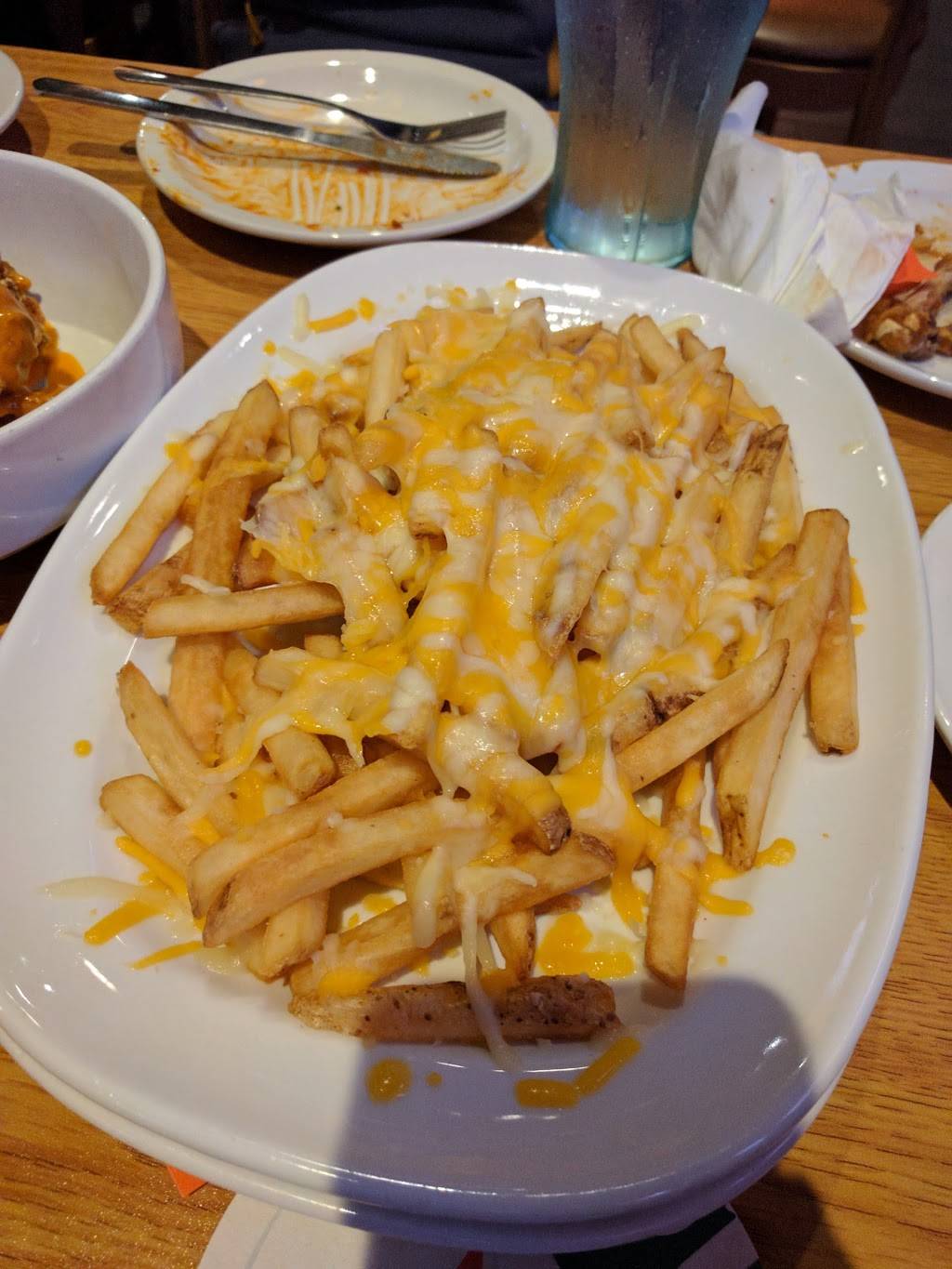 Buffalo Wings & Rings | restaurant | 1520 Carlemont Dr, Crystal Lake, IL 60014, USA | 8157889464 OR +1 815-788-9464