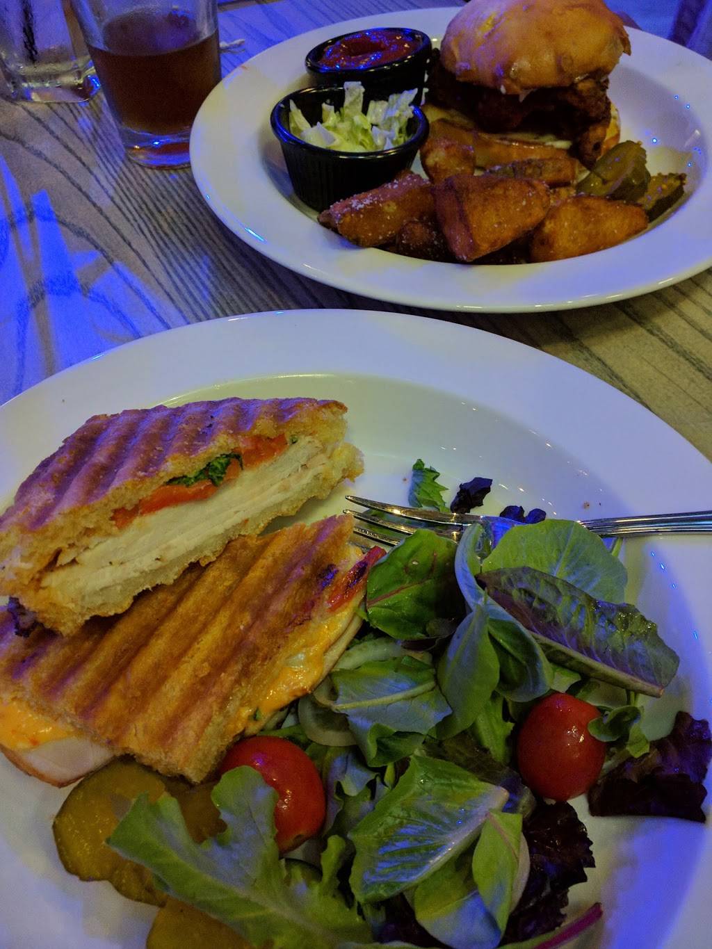 Atrium Cafe and Bar | restaurant | 103 Great Meadow Rd, Wethersfield, CT 06109, USA | 8607573344 OR +1 860-757-3344