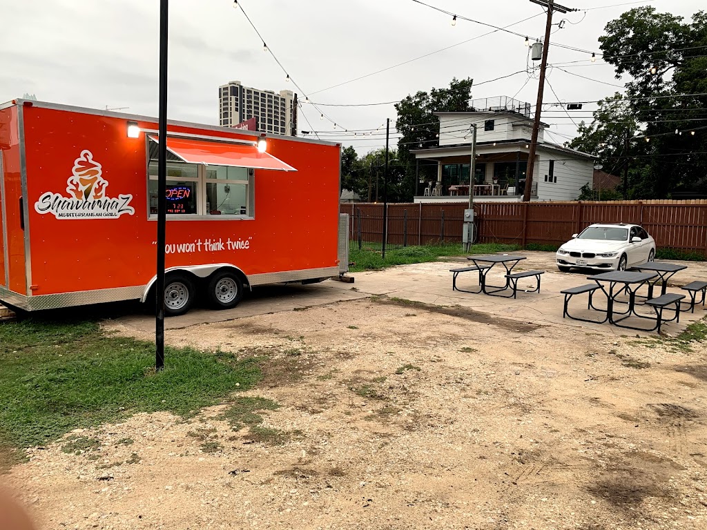 ShawarmaZ Mediterranean grill | restaurant | 900 E Cesar Chavez St, Austin, TX 78702, USA | 7372264832 OR +1 737-226-4832