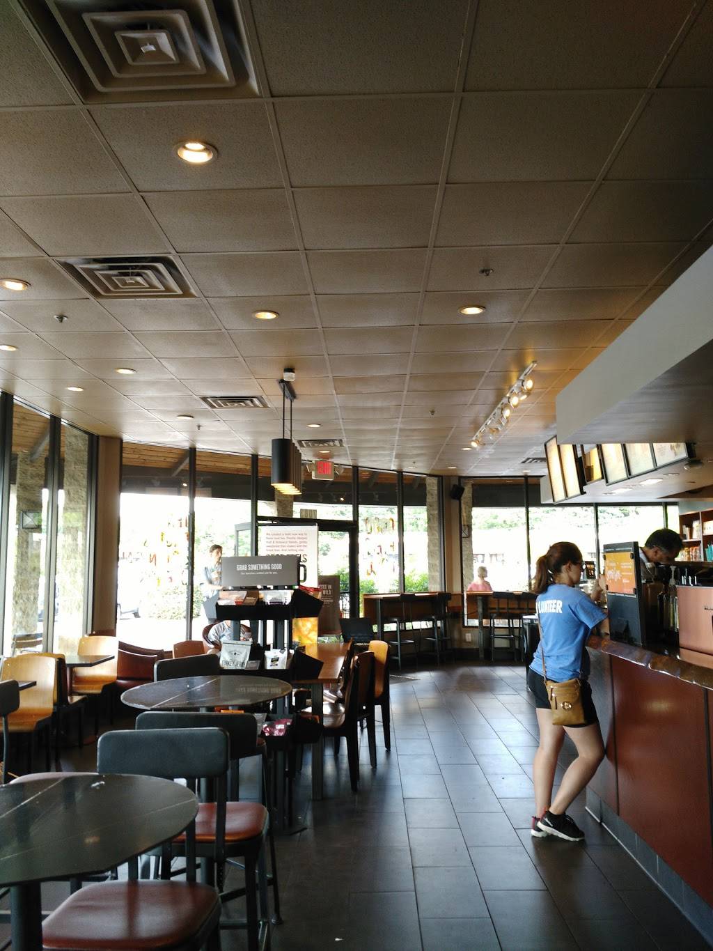 Starbucks | cafe | 7083 Hwy 70 S, Nashville, TN 37221, USA | 6156730235 OR +1 615-673-0235