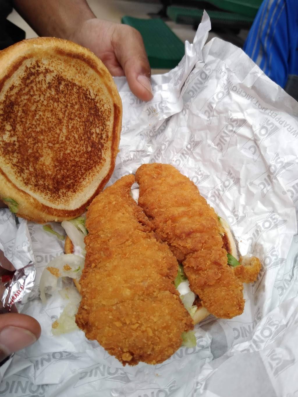 Sonic Drive-In | restaurant | 2633 Richmond Rd, Lexington, KY 40509, USA | 8592687693 OR +1 859-268-7693