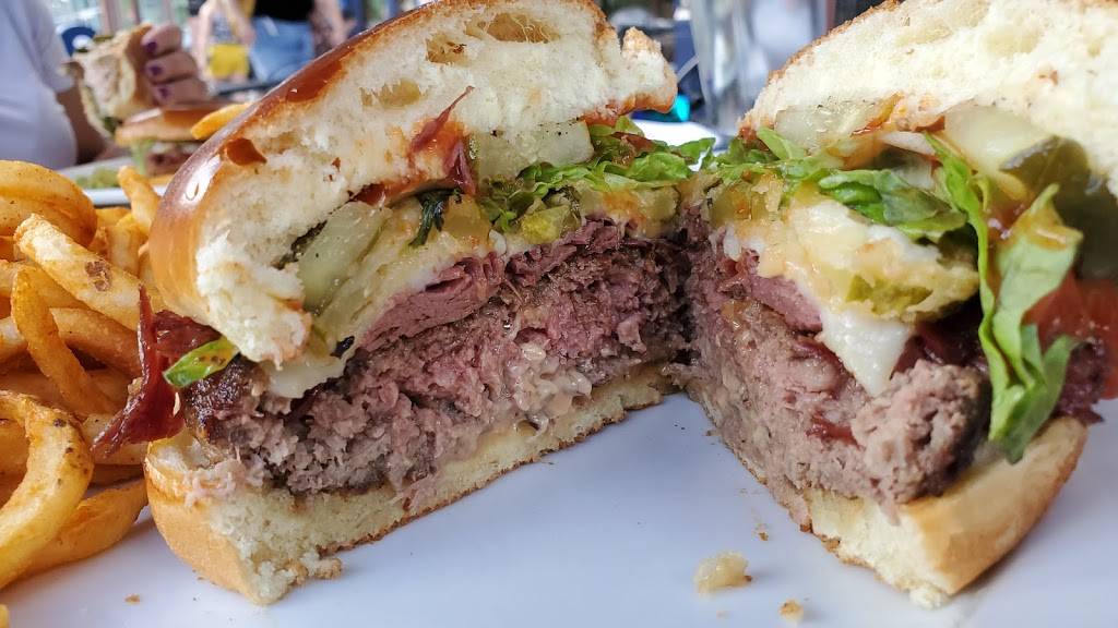 Twiggs American Gastropub | restaurant | 28 N Main St, St Albans City, VT 05478, USA | 8025241405 OR +1 802-524-1405